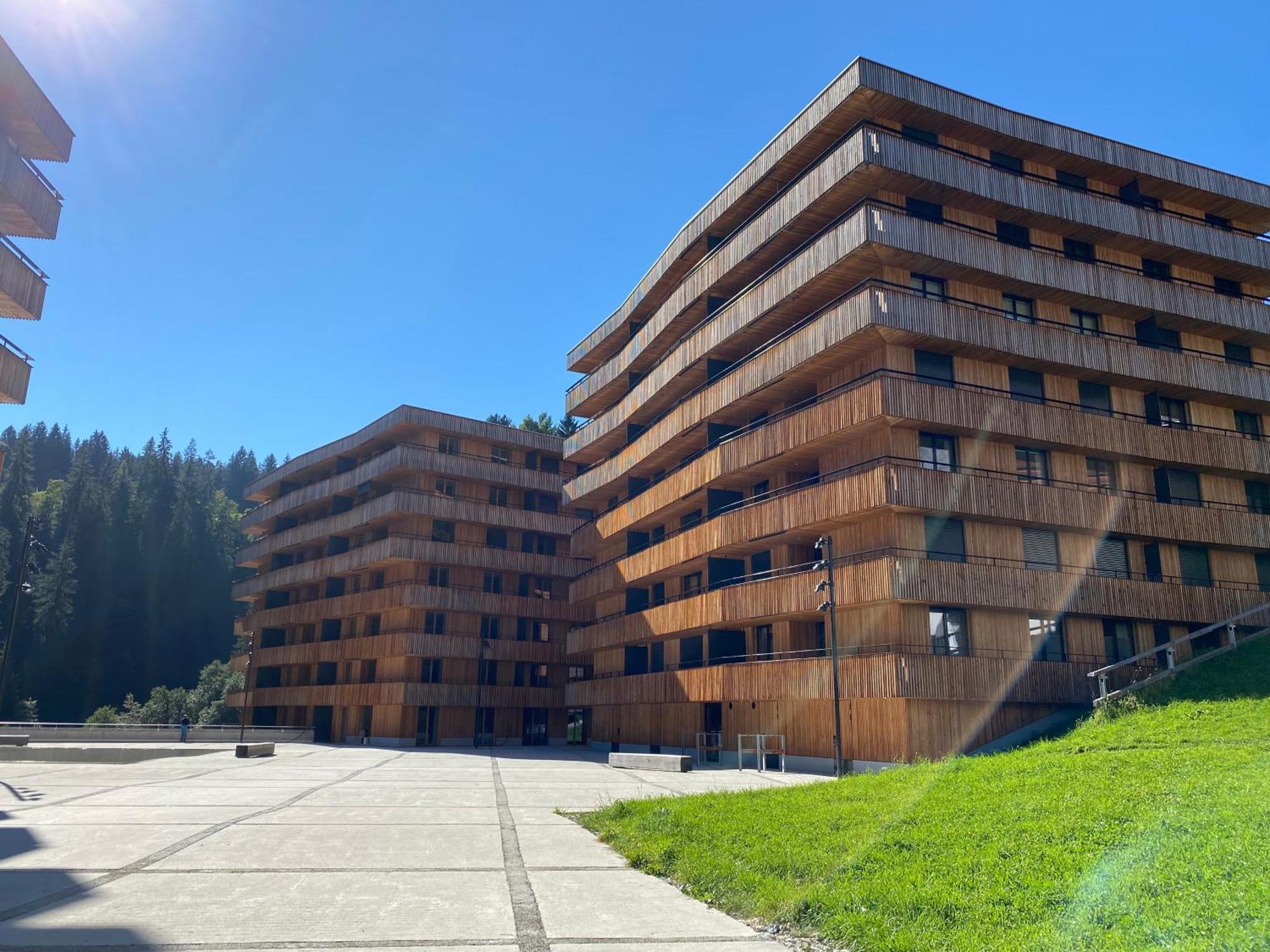 Stilvolle Ferienwohnung Direkt An Der Skipiste Flims Exterior foto